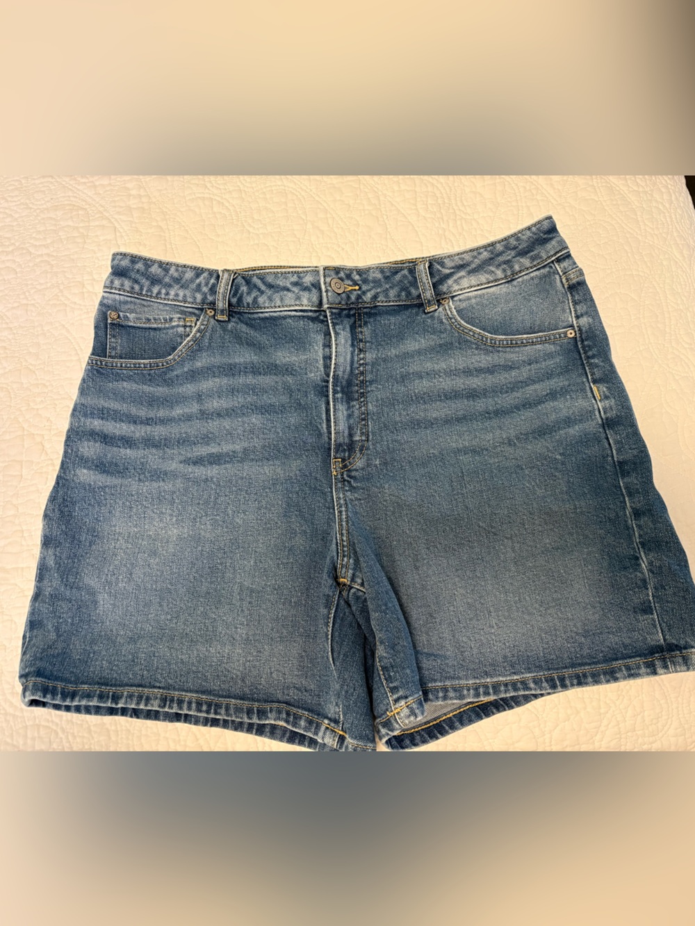 Denver Hayes Women’s Medium Blue Relaxed Denim Jeans